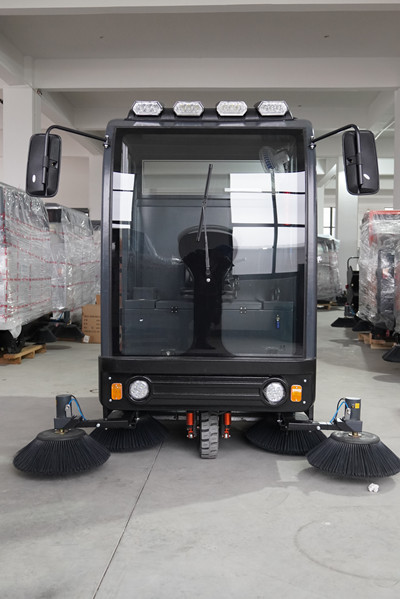 榮事達(dá)CAR200駕駛式掃地機(jī) 榮事達(dá)CAR200駕駛式掃地機(jī).jpg