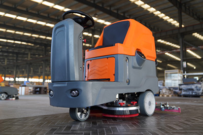 榮事達(dá)D140駕駛式洗地車 榮事達(dá)D140駕駛式洗地機(jī).jpg